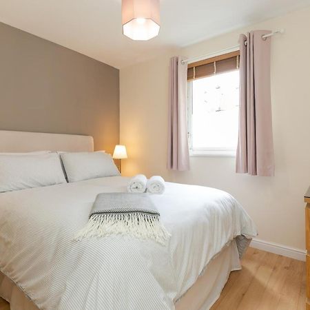 Dicksonfield Quiet Central Family Apartment With Parking Edinburgh Eksteriør billede