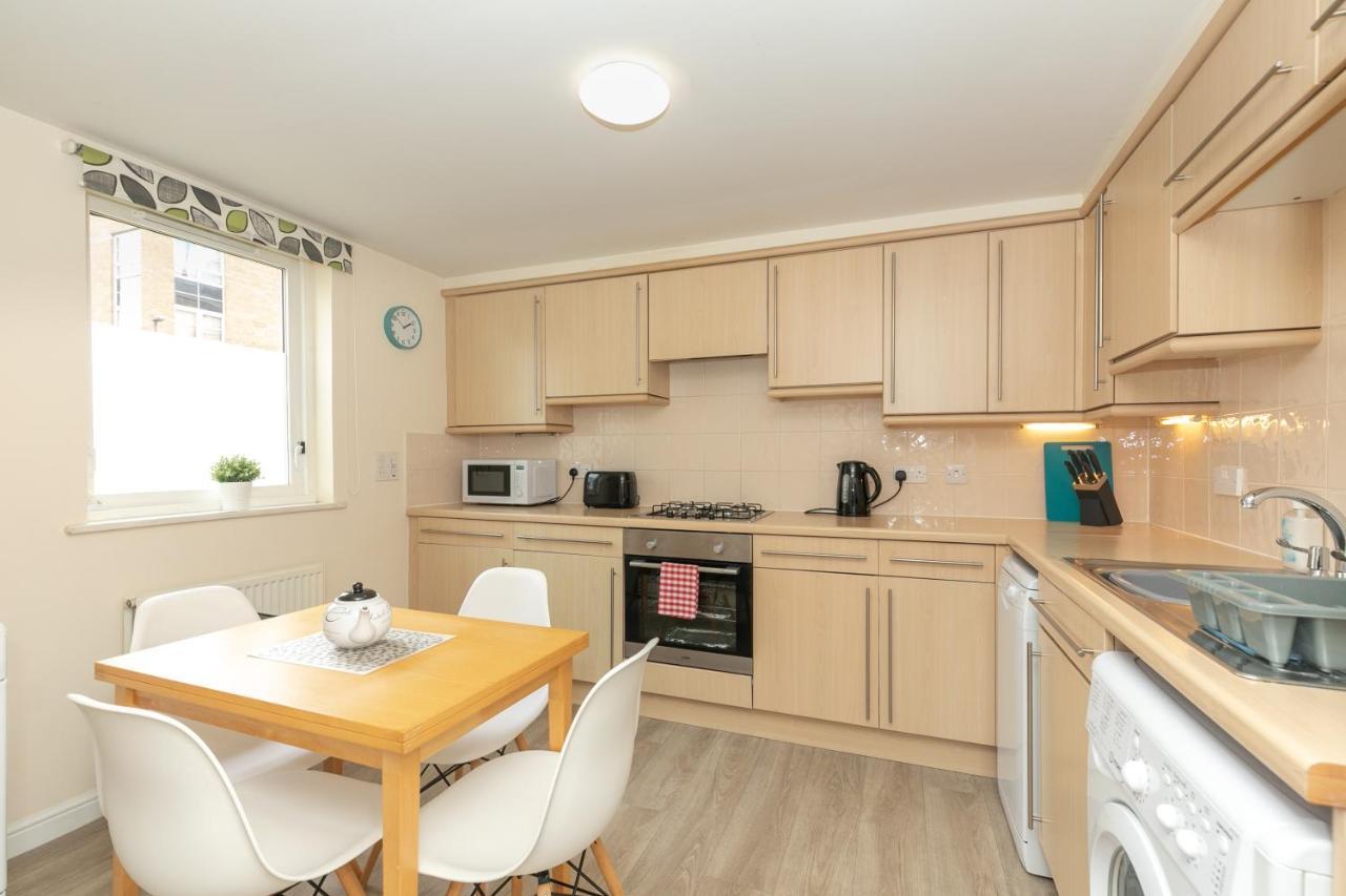 Dicksonfield Quiet Central Family Apartment With Parking Edinburgh Eksteriør billede