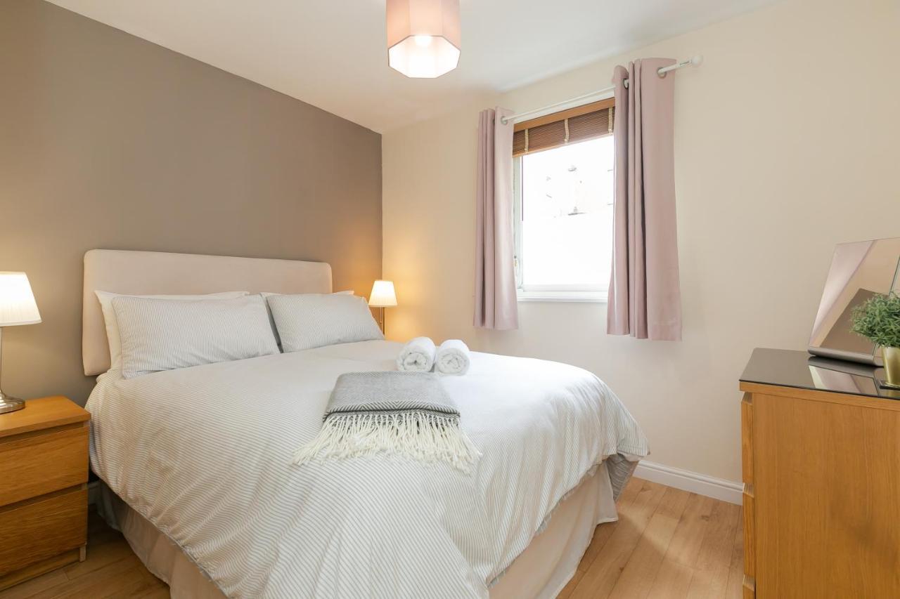 Dicksonfield Quiet Central Family Apartment With Parking Edinburgh Eksteriør billede