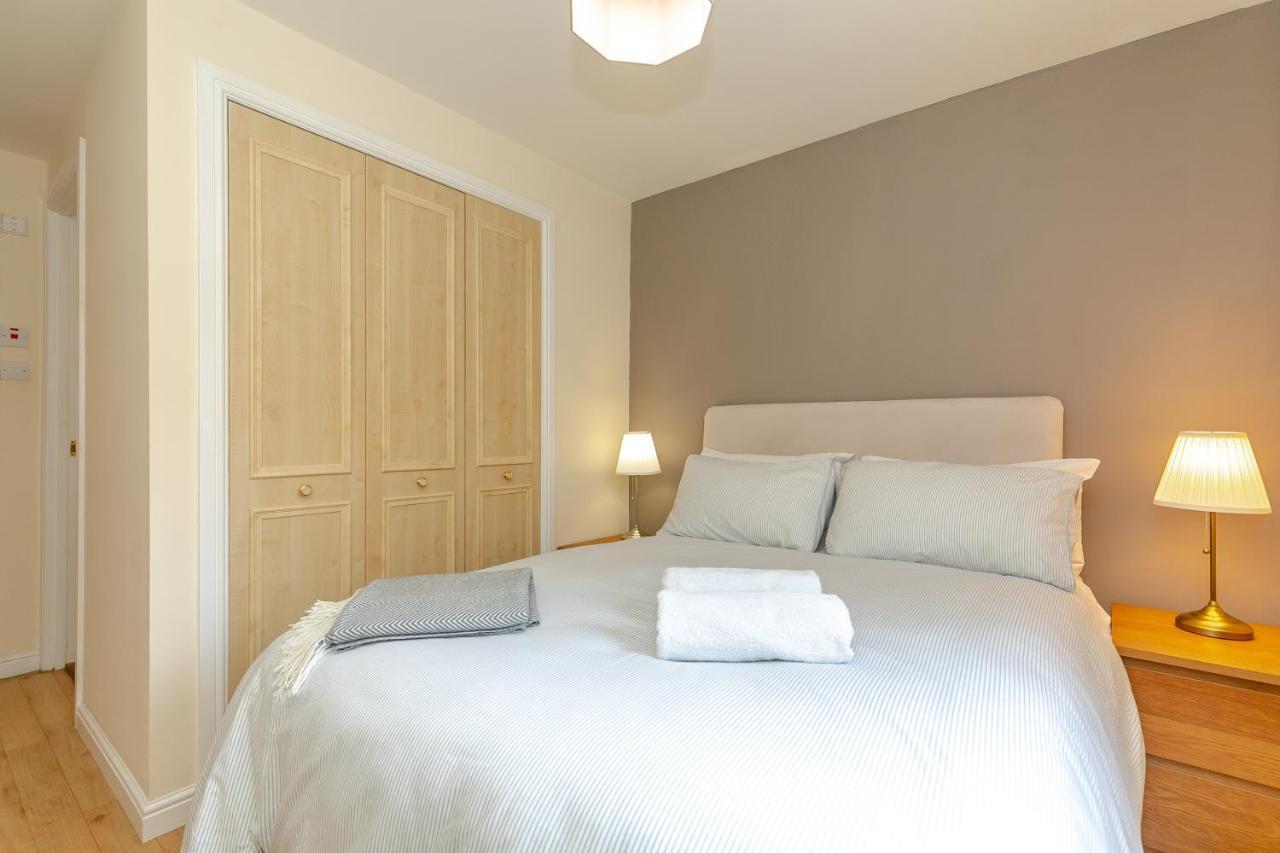 Dicksonfield Quiet Central Family Apartment With Parking Edinburgh Eksteriør billede